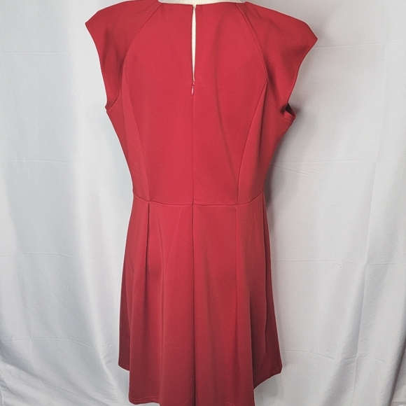 GORGEOUS!! Spense Red Box Pleat Dress with Rhinestone Neckline Size 14 - Picture 4 of 8